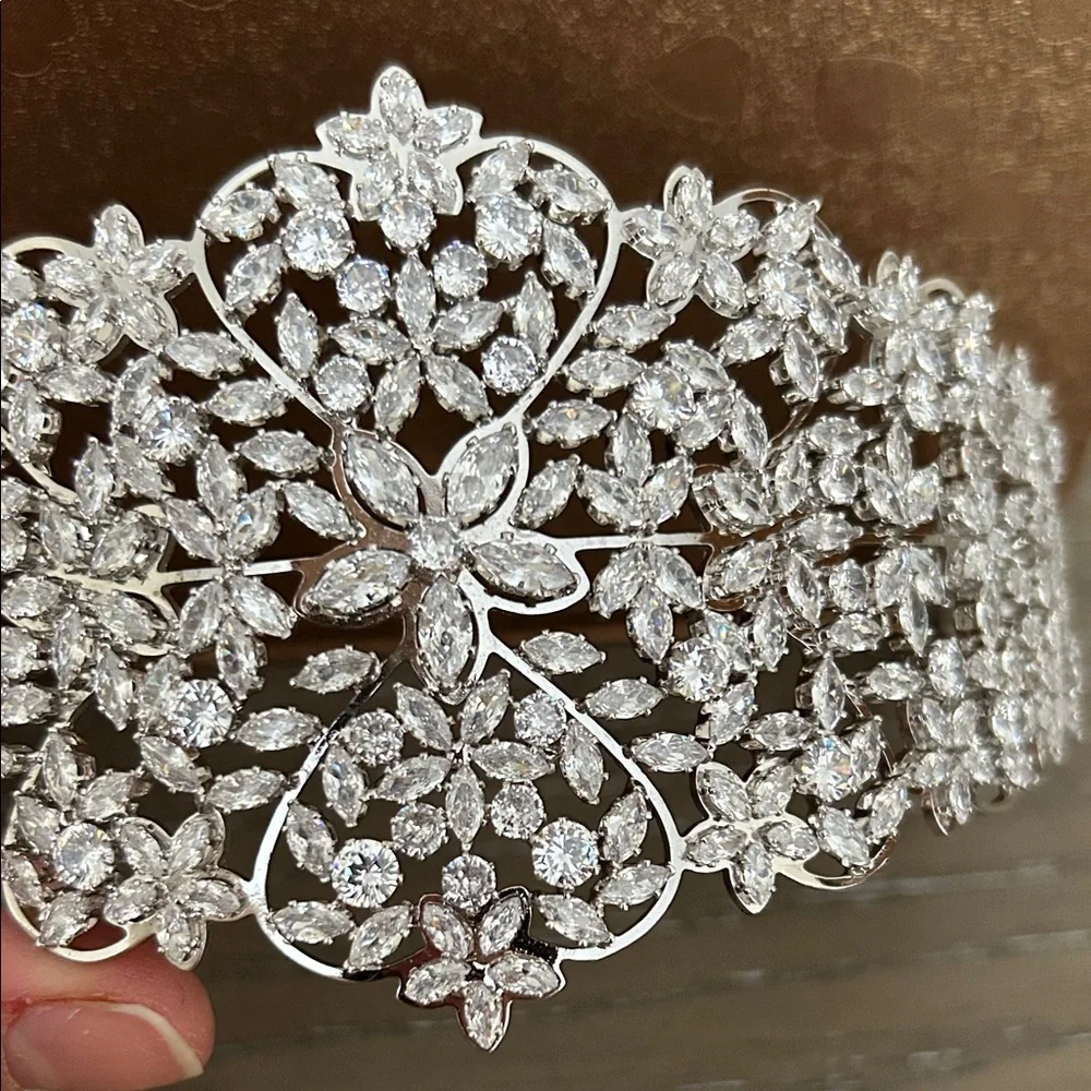 Bridal Dazzling Silver Floral Haircrown